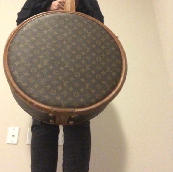 Vintage Louis Vuitton round travel bag - Picture 2 of 9